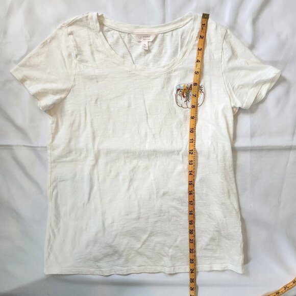 LC White Tee with Embroidered Pumpkin Detail Size Medium - Picture 10 of 11